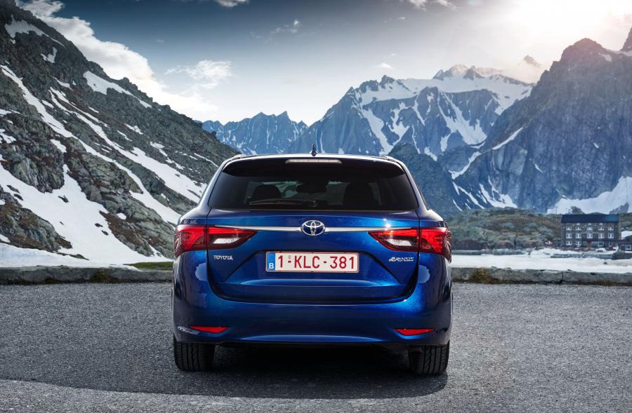  Toyota Avensis Touring Sports 2015 года  (фото 11 из 31)